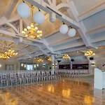 Treacys Oakwood Hotel, 4* Shannon