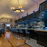 Treacys Oakwood Hotel, Hotel 4*