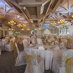 Treacys Oakwood Hotel,