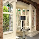 Treacys Oakwood Hotel, Hotel 4*
