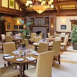 Treacys Oakwood Hotel,