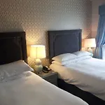 Treacys Oakwood Hotel, Hotel Shannon