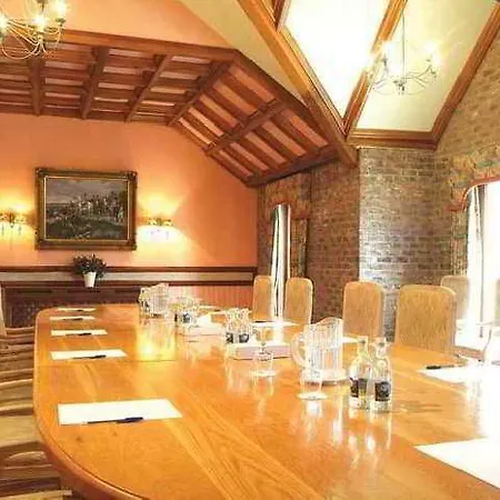 酒店 Treacys Oakwood Hotel, 4*