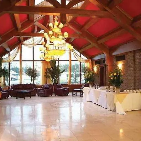 Treacys Oakwood Hotel, Отель Шеннон