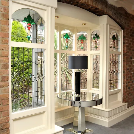 Treacys Oakwood Hotel, 호텔 4*