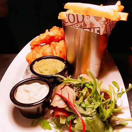 酒店 Treacys Oakwood Hotel,