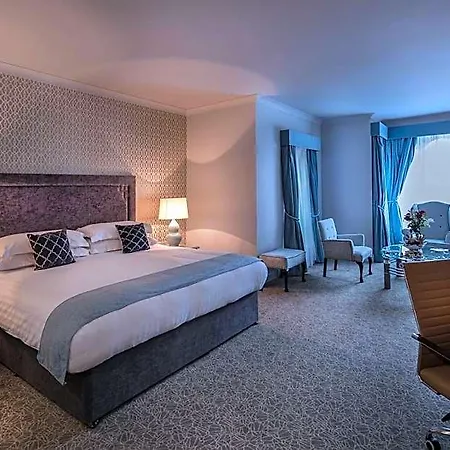 Treacys Oakwood Hotel, Hotel Shannon