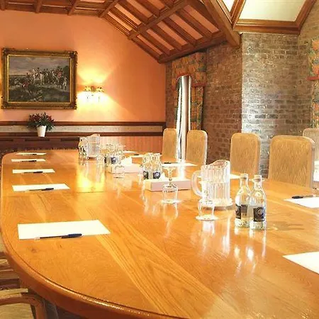 Treacys Oakwood Hotel, 4* Шеннон