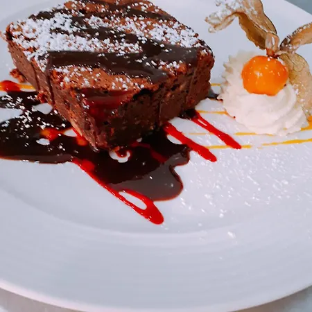 Treacys Oakwood Hotel, 酒店