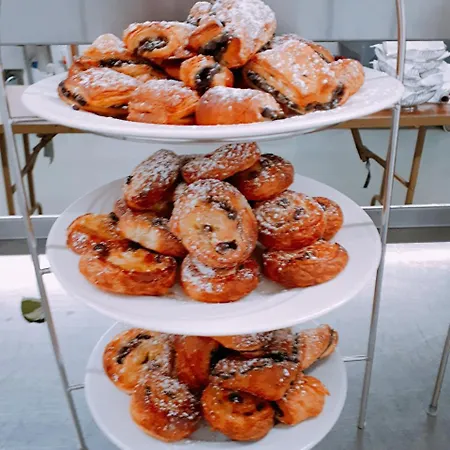 酒店 Treacys Oakwood Hotel,