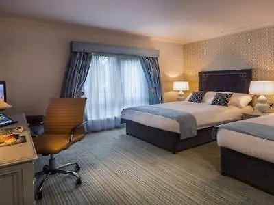 Отель Treacys Oakwood Hotel, 4*