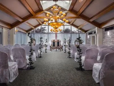 Treacys Oakwood Hotel, Шеннон