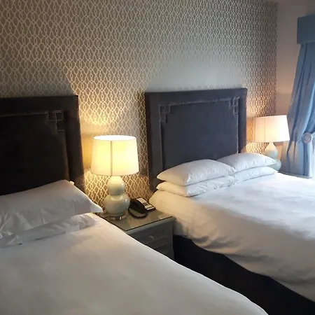 Treacys Oakwood Hotel, 酒店 香侬