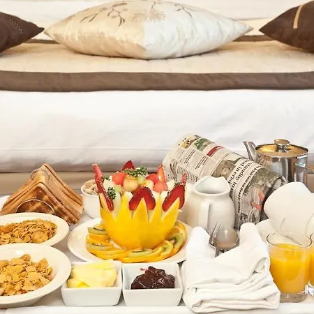 Treacys Oakwood Hotel, 酒店 香侬