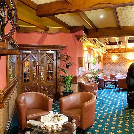 酒店 Treacys Oakwood Hotel,