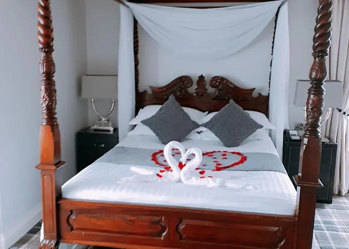 Treacys Oakwood Hotel,