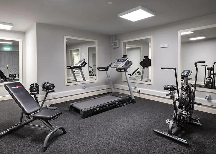 Szálloda Treacys Oakwood Hotel, Shannon