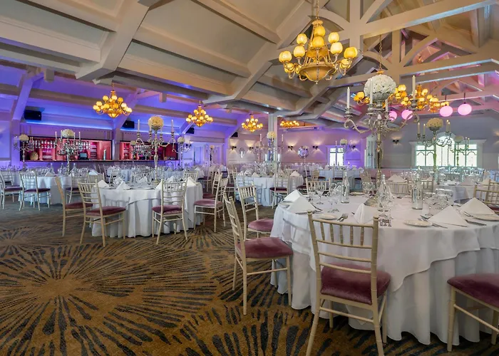 Treacys Oakwood Hotel,