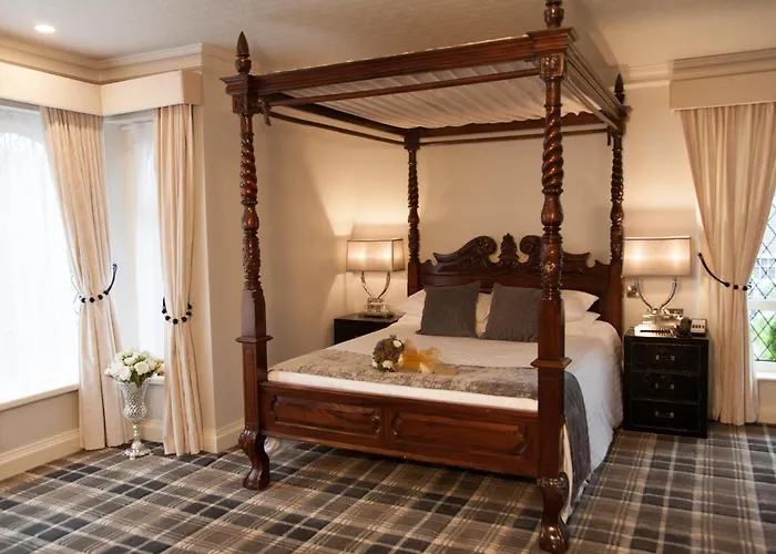 호텔 Treacys Oakwood Hotel, 섀넌