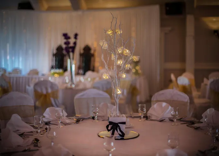 Szálloda Treacys Oakwood Hotel,