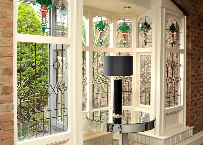 Treacys Oakwood Hotel, 호텔 4*