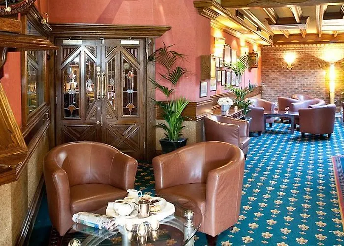 Treacys Oakwood Hotel, 4* 섀넌