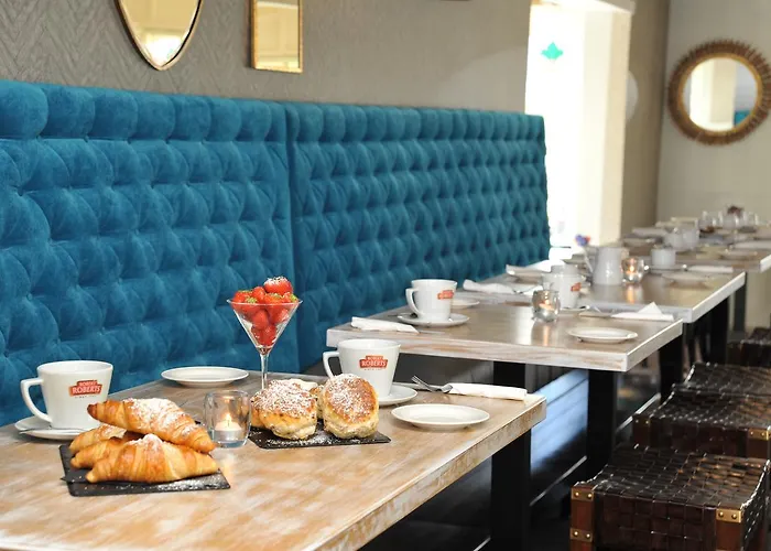 호텔 Treacys Oakwood Hotel, 섀넌