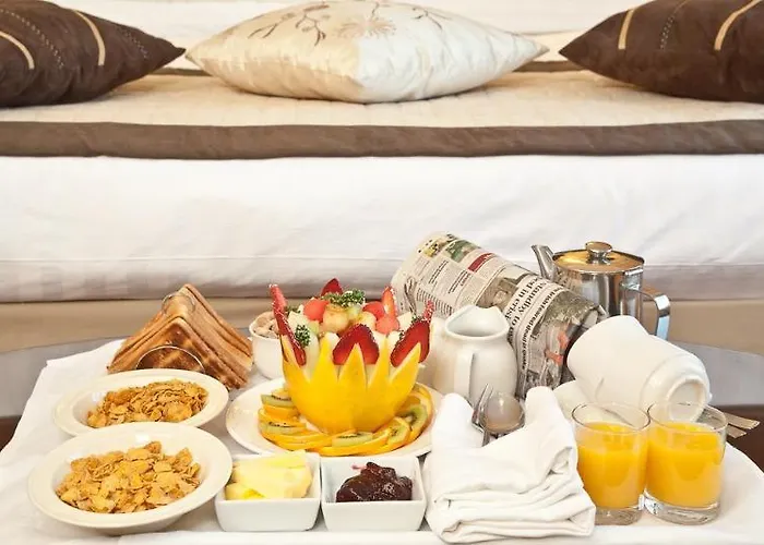 Treacys Oakwood Hotel, Hotel Shannon