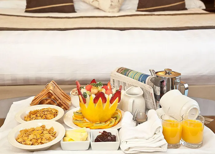 Treacys Oakwood Hotel, 4* 섀넌